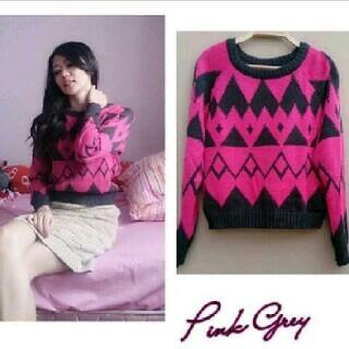 IDstorebdg's tweet photo. Sweater rajut pink | fit to L | harga 75.000 http://t.co/Sh2JeIxVdO