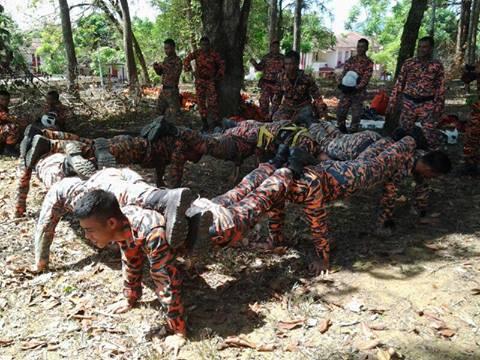 JBPM_official's tweet image. 1..2..3..Tekan tubi berlapan #Kursus #SharingIsCaring #Funtime2014