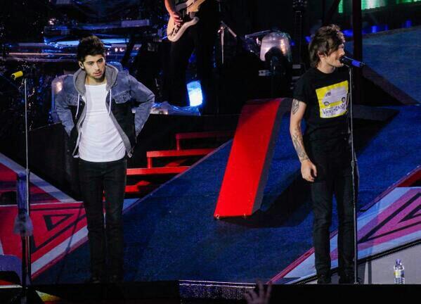 1DyeahINA tweet picture