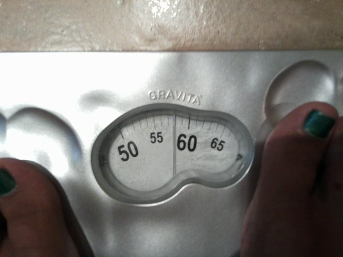 Pues no se parti&oacute; la aguja de la b&aacute;scula! que alivio! G G G!!! http://t.co/RzT4HkSZad