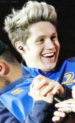 niallprivacy's tweet photo. vc é um anjo que Deus mandou a terra para iluminar os palcos e a vida das pessoas http://t.co/BBly83OJH5