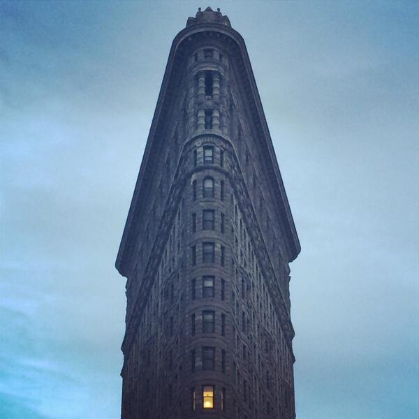 FordCanDesign's tweet image. Lonely light #flatiron