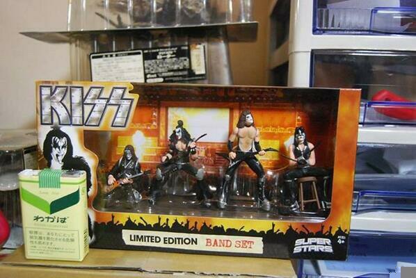 MKSactionfigure's tweet photo. "@RAJA_IKLAN_JKT: gan..kami jual actionfigure online..barang langsung dr jepang..bantu retwit yaa (: http://t.co/KOvhq6doRU