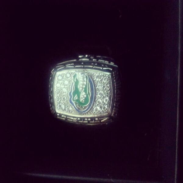 BigValenti's tweet photo. State rings http://t.co/cNwRCi8aLi