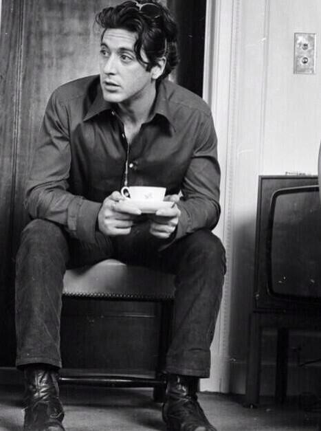 HayQueSaberlo's tweet photo. Un joven Al Pacino. http://t.co/77wooT3IWx
