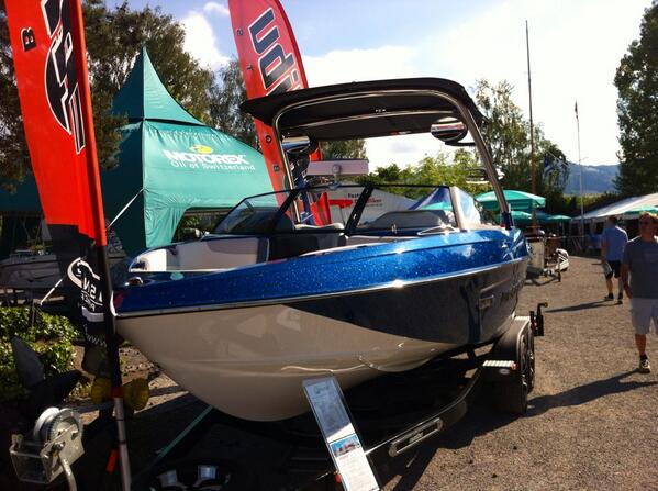 The official SWSC towboat arrived. Thanks to our sponsor us-nautic.ch!
