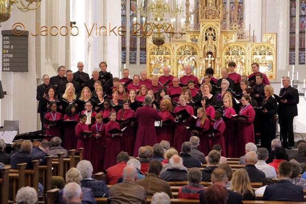 Mooi dubbelconcert door <a href="/Kavoca/">Kavoca</a>  en <a href="/CovCathedral/">Coventry Cathedral</a>  in #buitenkerk <a href="/gemKampen/">Gemeente Kampen</a>