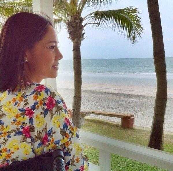 NuuYuno's tweet photo. รูปนี้ฟินตรงที่คุณฉรัตแอบถ่าย #noksinjai โอ้ยตายค่ะตาย http://t.co/sRTIzOEauD