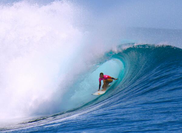 Sally_Fitz's tweet photo. Epic day at #FijiWomensPro #Cloudbreak @TavaruaIsland @ASP @Roxy @redbullau @samsung @LandRoverAus ...so happy : ) http://t.co/7Wn5nBbjw0