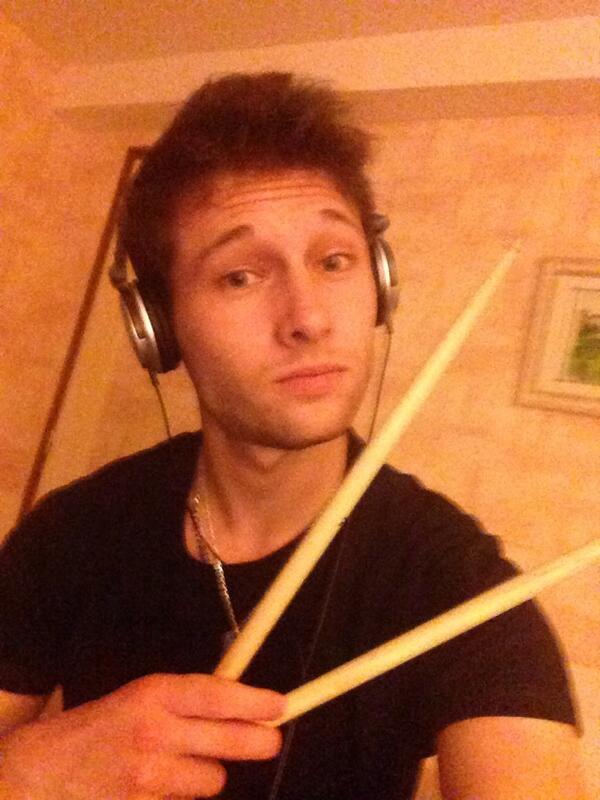 PartRomain's tweet image. Drum training !!! 😜