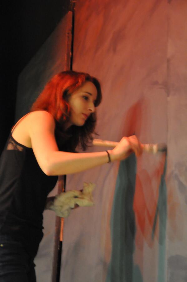 FHBpeintredecor's tweet photo. Dernières retouches avant la représentation de samedi… charette ! http://t.co/Dbi7bc9Bf7 @Troupe_Comedia @Speexit http://t.co/T9jc6rujYA