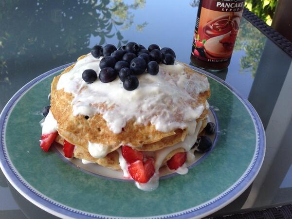 SimoStemmler's tweet photo. #breakfest time #protein http://t.co/2HN7063E4n