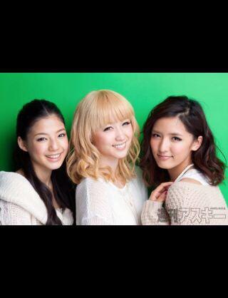 egirls_rt's tweet photo. イージーなバイオリズム
テンション上がってく 
だって恋してる! 
#何の曲か分かったらRT
#この曲好きだったらRT 
#egirls
https://t.co/JkCuNZjQV2