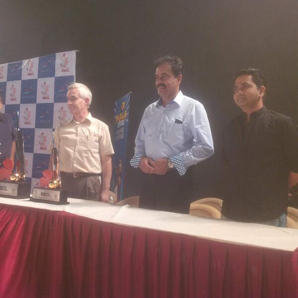 Dilip Vengsarkar at Final Match Shiledar Thane vs Masta Pune with @LavasaCommunity City Manager @TheShelar