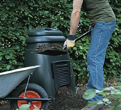 BandQ's tweet photo. It’s #LearnAboutComposting day! We’ve got everything you need to know about compost right here http://t.co/PFom5sszBo http://t.co/pNvxEEKvIg