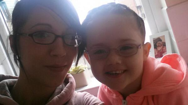 steph8916's tweet photo. #motherdaughter #specs #truelovealways xx http://t.co/5NPMGrz6OW