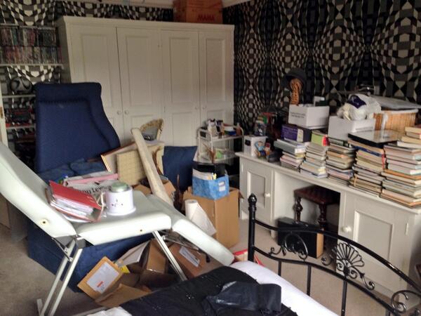 emallen31's tweet image. My brother thought he might come home this weekend #nope #YourRoomLooksLikeThis #OfficeContent