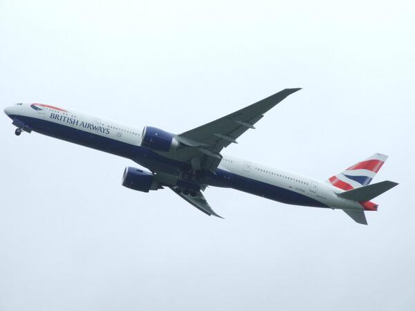 MT111tmd123's tweet image. Heathrow gets their fairshare of tripples @boeing777tweets  @PlaneGeek_x