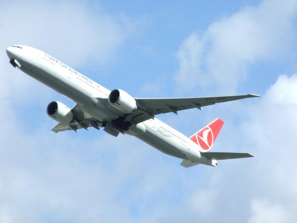 MT111tmd123's tweet image. Heathrow gets their fairshare of tripples @boeing777tweets  @PlaneGeek_x