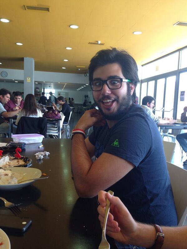 Nata13A's tweet photo. Bichi! Felicidades!!! 21!!! http://t.co/mAKfyyjWax