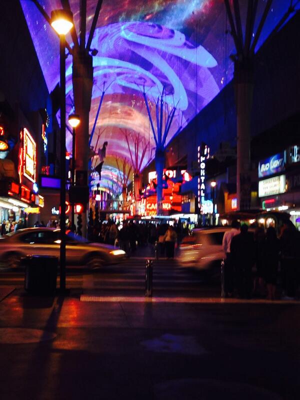 WareShelby's tweet photo. #Tbt from Vegas. Please take me back! http://t.co/BYmRBI0HsH