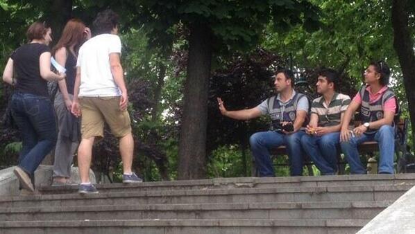 barbarosaltug's tweet photo. Bekçi Murteza memleketi "Yassah hemşerim" http://t.co/cxbdtAkEtM