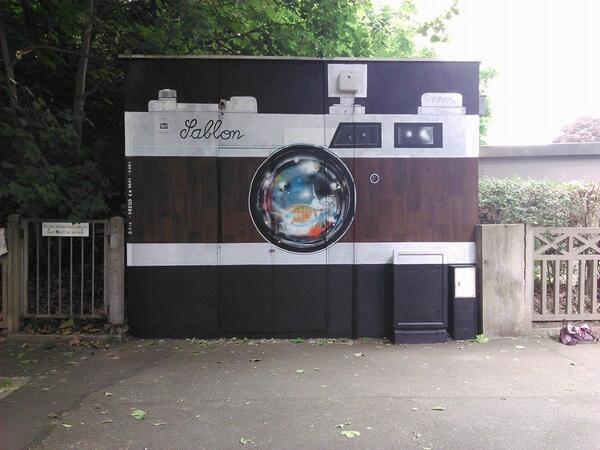skeudenvrac's tweet photo. #Fresque réalisée par Nino, Gari et Sacha #camera #vintage #graffiti #skeudenvrac http://t.co/bqh9VowuXJ