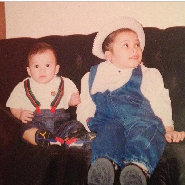 #TBT with my aunt, peep the kicks doee. Had to pull out the Playoff 8 low's for my birthday today, finally 21!! 🍺🍻