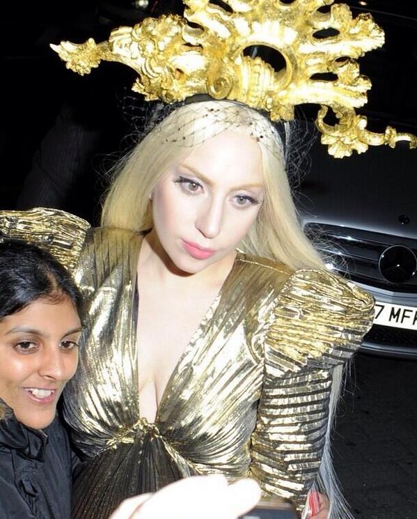 BraveForGaga95's tweet image. RT this tweet to vote for this angel ♥ #heatLadyGaga