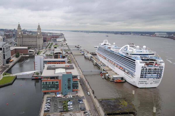 LivEchonews's tweet image. Great sight on the River Mersey. Ruby Princess at @CruiseLiverpool (pic: @andyteebaypics)