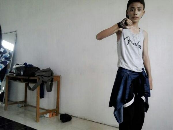 MovingX_Dancer's tweet photo. Our mover BHP(BimoHendrikPrasetyo) http://t.co/oMICgEaHex