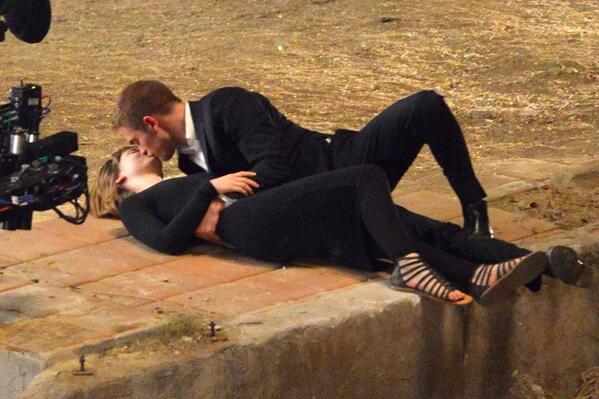 RobPatzzGirl's tweet photo. UGH GOD!!! http://t.co/g4Iu4N7omX