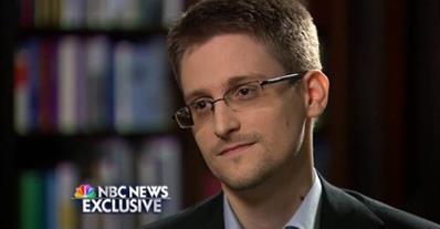 guncultureworld's tweet photo. Edward Snowden says this is what the NSA can do with your phone - even if it's off: 

http://t.co/MvjOYKhgTX http://t.co/mMbcjSSAH1