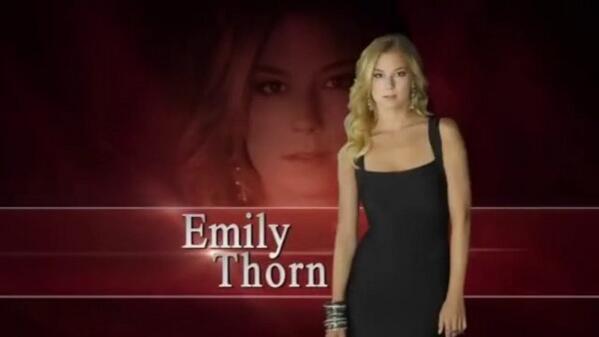 Conrad_Graysonn's tweet photo. Emily THORN tinha que ser na globo mesmo #Revenge http://t.co/n6MrkVQpKn