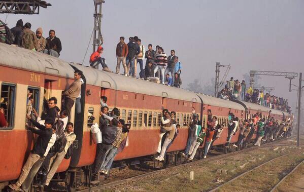 FunnyPicsDepot's tweet image. Spurs bandwagon looking like