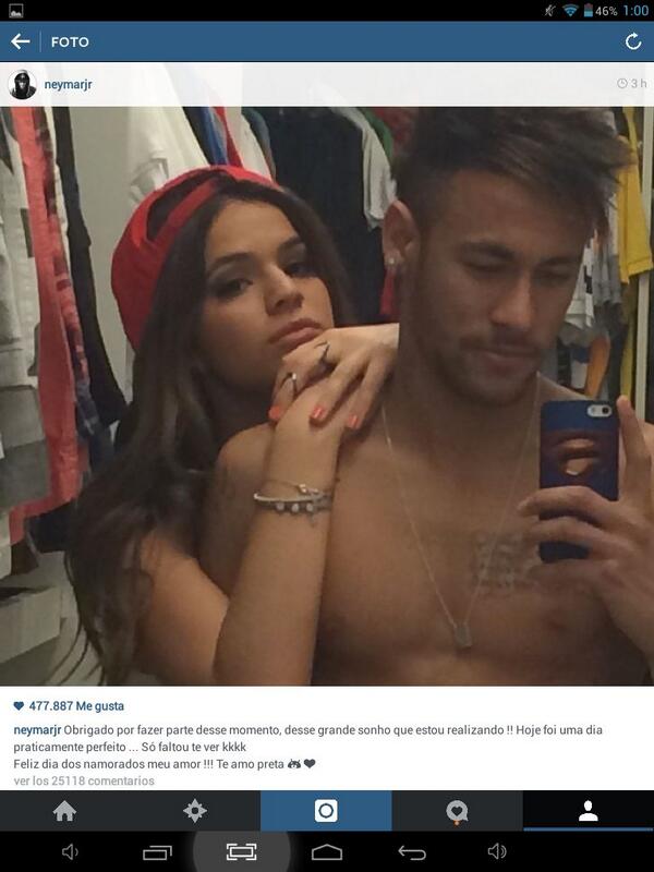 xlwxyshxrry's tweet image. La novia de Neymar conoce a Harry y a Niall. La suerte que tiene esta mina dios!! @1DAFamily