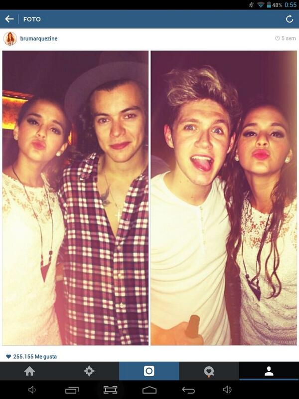 xlwxyshxrry's tweet image. La novia de Neymar conoce a Harry y a Niall. La suerte que tiene esta mina dios!! @1DAFamily