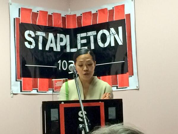 SBSNeighborhood's tweet photo. Commish Torres-Springer receives a leadership award from @KamillahMHanks and the amazing #Stapleton10304 http://t.co/wgCCbdf3sA