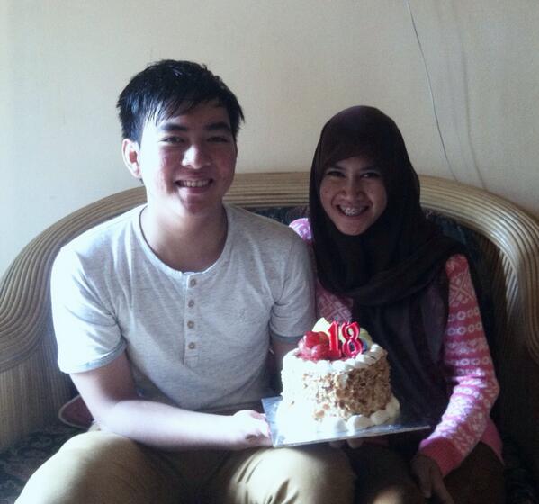 tagavm's tweet photo. Happy birthday sayang 😘😘 @Ddianta semoga semua yg di cita" kan tercapai, barokallah 😘😘🎉🎉 http://t.co/nqpQEYJStx