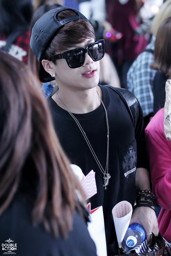 doubleaction_94's tweet image. 140613 인천공항 입국 #jackson #got7 출발할땐 분명히 NASI였는데...어디가쏘? щ(゜ロ゜щ) cfile27.uf.tistory.com/image/27113D3F… cfile25.uf.tistory.com/image/22113D3F…