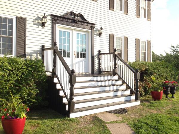 PaintingTech's tweet image. Black on white deck, door, and trim. Well done @cmercz !! #painting #HomeDesign #homedecor