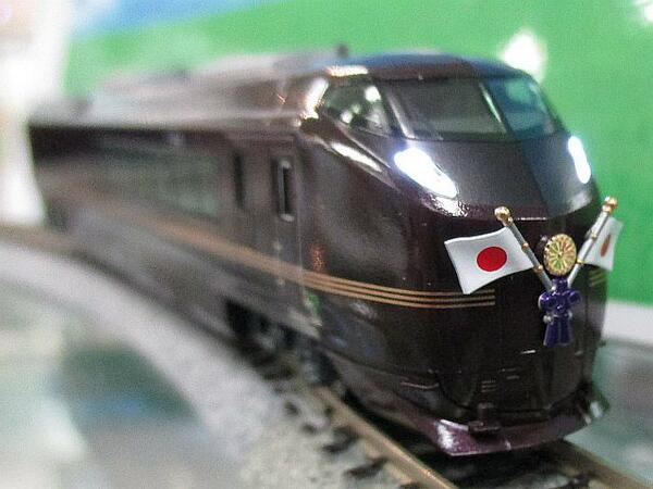 KATO E655系と特別車両　日章旗取り付け KATO E655系と特別車両 日章旗取り付け