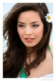 noor_zi's tweet photo. Azra Akin ;) http://t.co/3bpTvLg0D4