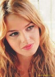noor_zi's tweet photo. Naz Elmas :) http://t.co/BbisOYwkOb