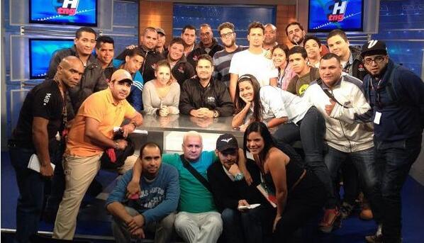 Con esta foto, todo el equipo de #ChataingTv se despidió de sus seguidores