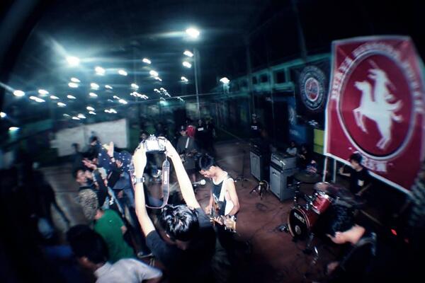 SOROT di Buaya Berkuda Putih present : #KALOJADIPRESIDEN 7 june 2014 at KRD Futsal Centre (Keradenan Cibinong Bogor)