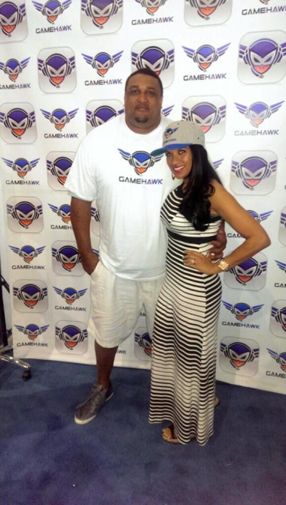 AngNandez's tweet photo. Here at the launch of the hott new gaming app.w/ my hubby #willieroaf #gamehawk #E3gamingexpo #LA http://t.co/NaqpcCKdns