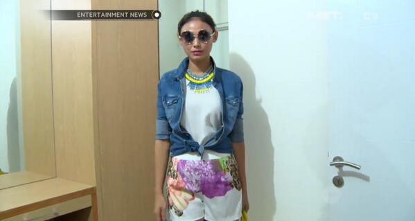 netmedia_info's tweet photo. Kali ini Barli Asmara akan memadu padankan Fashion Style dari Whulandary Herman. #ENEWS http://t.co/n7suwKV2K5