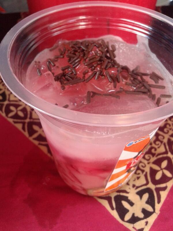 Siang ini lebih seger ditemani banabana strawberry. Srrtuuupppp <a href="/kulinerpati/">Kuliner Pati</a> <a href="/Simpang5tvpati/">simpang5tv</a>