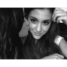 AriXxGrandeXx's tweet photo. My girl♡ http://t.co/EkKydrSjkQ